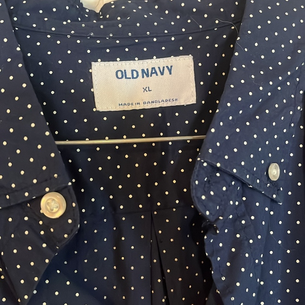 XL Button Up - Picture 2 of 2